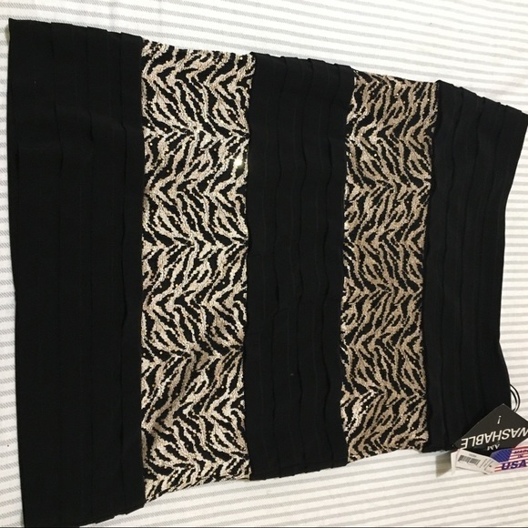 3/$28❤️R&M Richards Black and gold skirt what tag size 10 - Picture 6 of 7